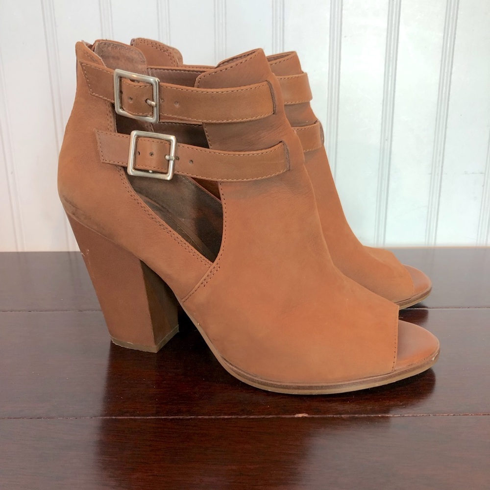 Gianni Bini Shooties